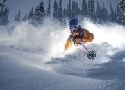 大比分获胜引发热议！大坂直美在切尔西比赛中夺冠比赛高潮迭起